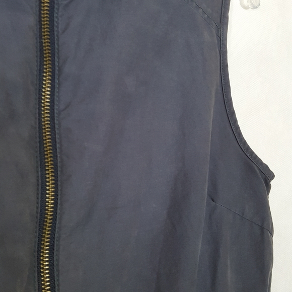 Columbia Sleeveless Jacket - Picture 3 of 9